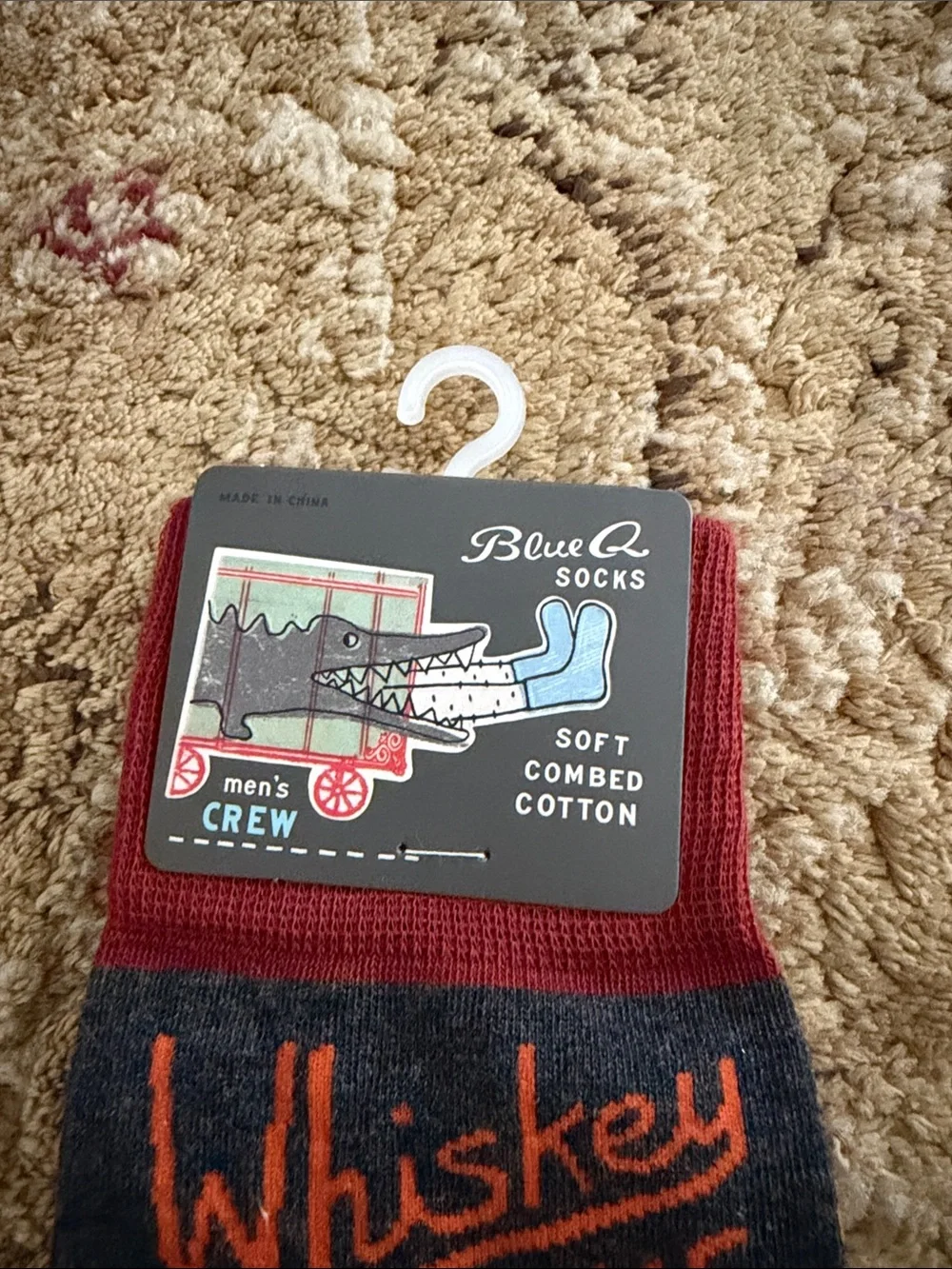Blue Q Men’s double malt whiskey Crew Socks in Charcoal gray NWT gifts collectib